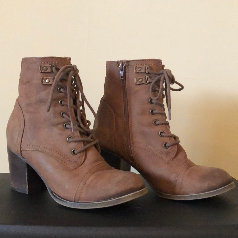 Steve Madden Lace Up Chestnut Boots Size 8